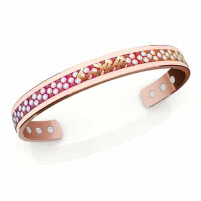 Bracciale in rame con grafica raffigurante piccoli diamanti su sfondo rosso